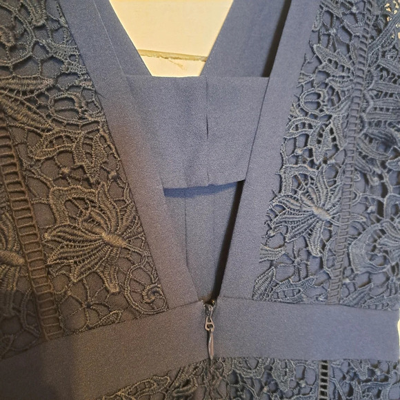 Adelyn Rae navy blue lace romper. Size Medium. Cut out back. - Picture 6 of 9